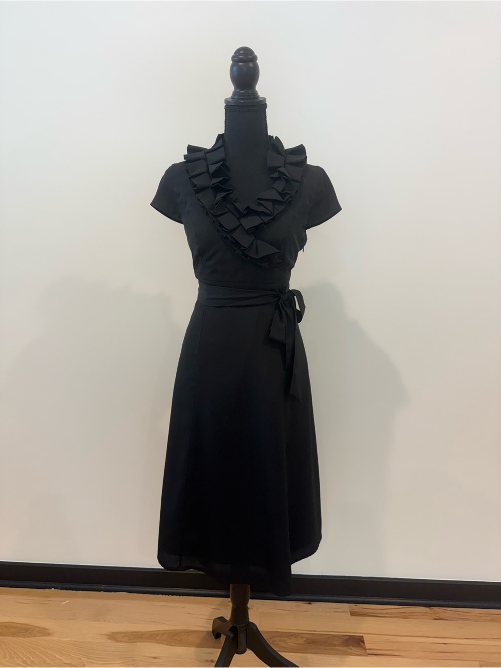 Merona Black Ruffle V-Neck Midi Wrap Dress Size 6